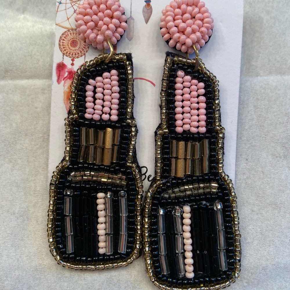 Cute beaded pink & black earrings!  Bubblegum Pink Earrings!